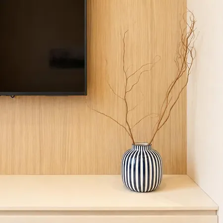 Scheffel Residences Solace アパート